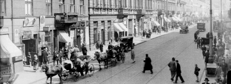 Ewa Małkowska-Bieniek, Bohaterki drugiego planu